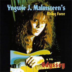 Yngwie Malmsteen é amplamente conhecido por seu estilo virtuoso e pioneiro no uso da guitarra no gênero neoclassical metal. 